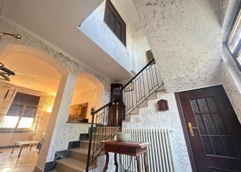 Vano scala - Independent house Via Pietro Maroncelli 6, Vercelli - photo 9