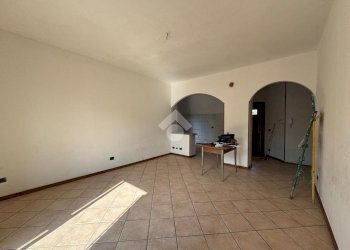 Trilocale Via Novara, Oleggio - foto 1