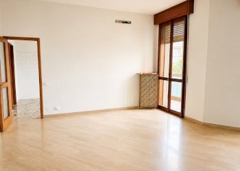 Apartment Viale Carlo Sigonio, Modena (neighborhood Buon Pastore - Parco Amendola) - photo 13
