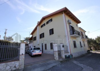 Foto 2 - Independent house VIA BADESSA
 
SNC, Cosenza - photo 2