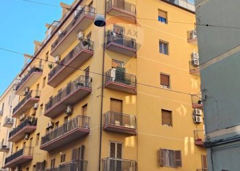 Edificio all\'aperto - Appartamento Via Genova
 
18, Catania - foto 2