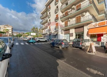 Edificio all\'aperto - Locale Commerciale via nuovaluce
97, Tremestieri Etneo - foto 3