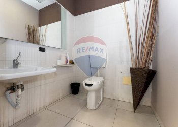 Bagno - Locale Commerciale via nuovaluce
97, Tremestieri Etneo - foto 17