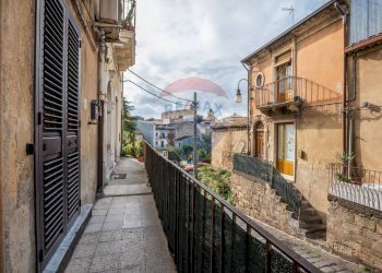 Balcone - Quadrilocale Via Enrico Cialdini
 
185, Grammichele - foto 13