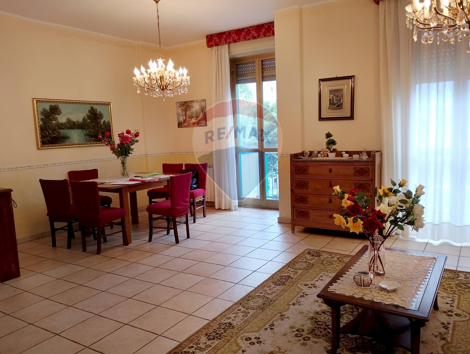 Salone - Appartamento Via Giuseppe Pitre'
 
12, Catania - foto 1