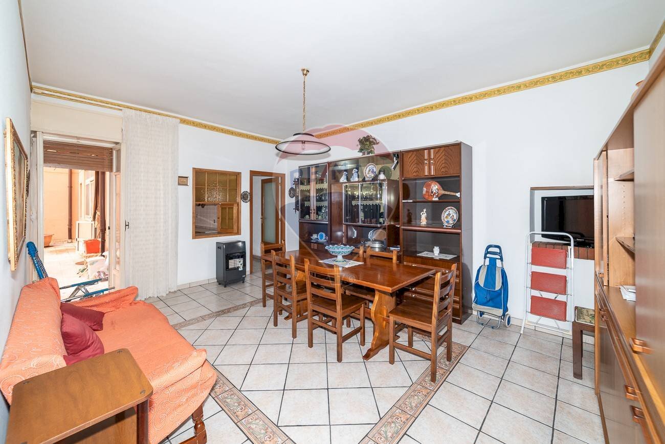 Sala da pranzo - Appartamento Via Rametta
 
49, Catania - foto 1