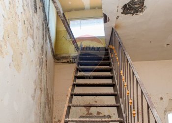 Scale - Casa indipendente Via Palermo
 
637, Catania - foto 14