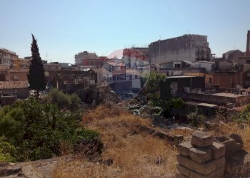 Edificio all\'aperto - Terreno edificabile Viale Delle Medaglie D'oro, Catania - foto 1