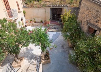 Giardino - Casa indipendente Via Madonna della Pietra
 
SNC, Mineo - foto 2