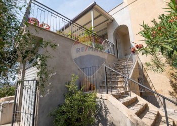 Casa all\'aperto - Casa indipendente Via Madonna della Pietra
 
SNC, Mineo - foto 6