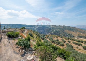 Vista delle montagne - Casa indipendente Via Madonna della Pietra
 
SNC, Mineo - foto 32