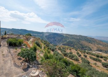 Vista delle montagne - Casa indipendente Via Madonna della Pietra
 
SNC, Mineo - foto 34