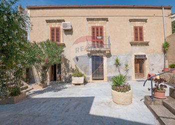 Casa all\'aperto - Casa indipendente Via Madonna della Pietra
 
SNC, Mineo - foto 46