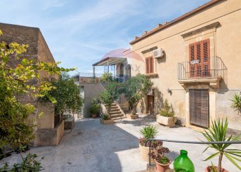 Casa all\'aperto - Casa indipendente Via Madonna della Pietra
 
SNC, Mineo - foto 53