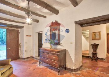 Hall / corridoio - Semi-detached house Loc. Casamona
 
16, Loro Ciuffenna - photo 3