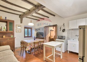 Sala da pranzo - Semi-detached house Loc. Casamona
 
16, Loro Ciuffenna - photo 5