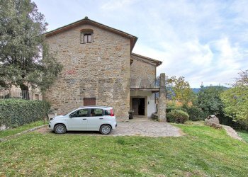 Casa all\'aperto - Semi-detached house Loc. Casamona
 
16, Loro Ciuffenna - photo 1