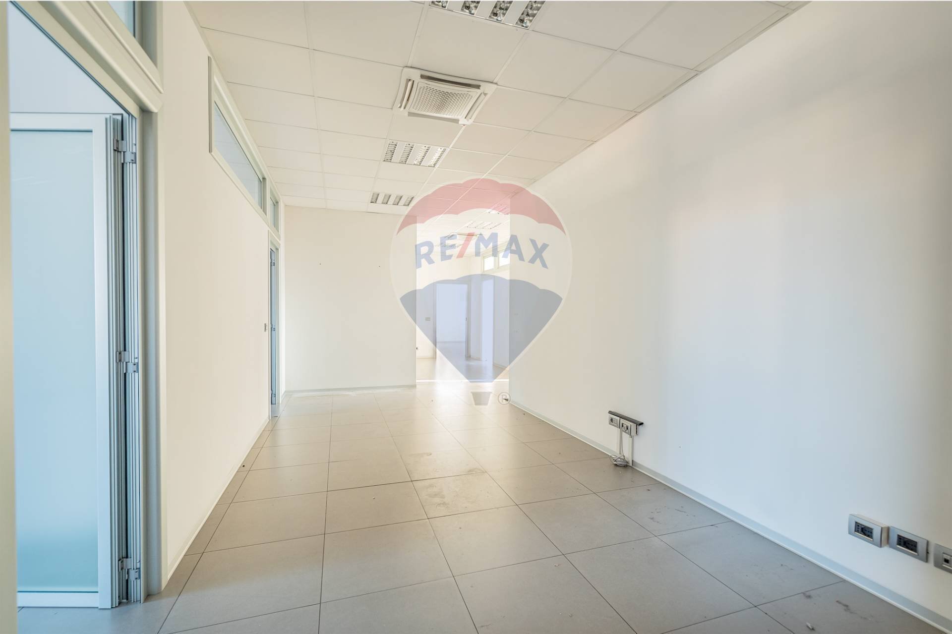 Stanza vuota - Office Via Archimede Pasquinelli
 
2/A, Jesi - photo 2