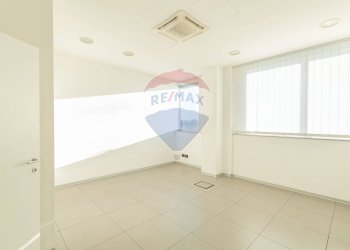 Stanza vuota - Ufficio Via Archimede Pasquinelli
 
2/A, Jesi - foto 4