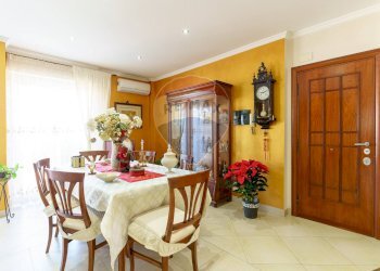 Sala da pranzo - Appartamento Via Wzì
 
137, Catania - foto 9