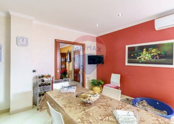 Sala da pranzo - Appartamento Via Wzì
 
137, Catania - foto 14