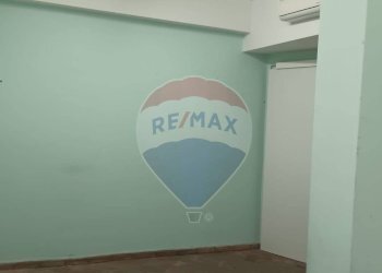 Stanza vuota - Locale Commerciale via Etnea
 
193, Mascalucia - foto 8