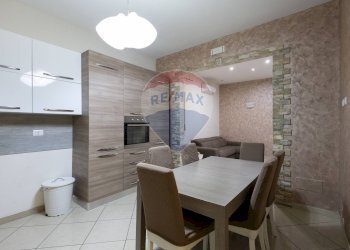 Sala da pranzo - Quadrilocale Via Ferrara
 
53, Misterbianco - foto 1