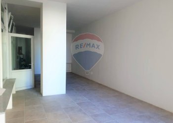 Stanza vuota - Locale Commerciale via Ponzanino
 
12/A, Trieste - foto 3