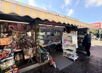 Edificio all\'aperto - Locale Commerciale Via Alfredo De Luca, Ischia - foto 2