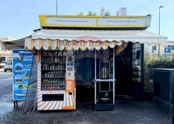 Edificio all\'aperto - Locale Commerciale Via Alfredo De Luca, Ischia - foto 1