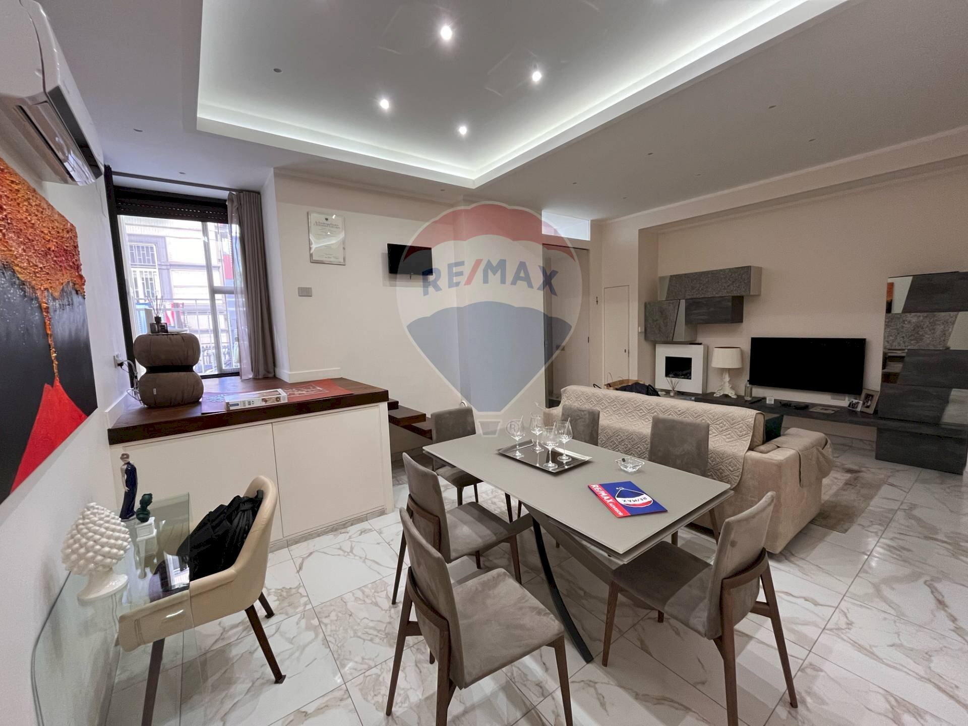 Sala da pranzo - Three-room apartment Via Torquato tasso
 
169, Napoli - photo 1