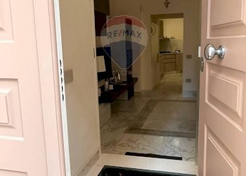 Hall / corridoio - Trilocale Via Torquato tasso
 
169, Napoli - foto 4