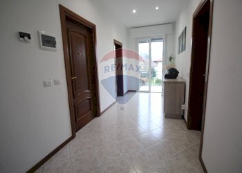 Hall / corridoio - Quadrilocale viale delle rimembranze
 
9, Ponte San Pietro - foto 8