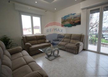 Soggiorno - Quadrilocale viale delle rimembranze
 
9, Ponte San Pietro - foto 9