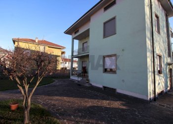 Edificio all\'aperto - Quadrilocale viale delle rimembranze
 
9, Ponte San Pietro - foto 1