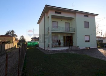 Casa all\'aperto - Quadrilocale viale delle rimembranze
 
9, Ponte San Pietro - foto 2