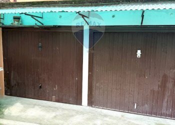 Edificio all\'aperto - Box via Azzario
 
16, Pavia - foto 1