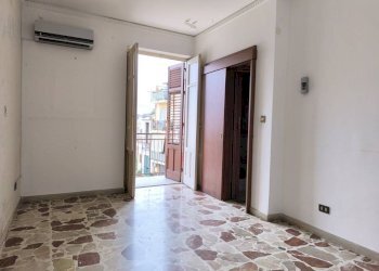 Foto 14 - Stabile - Palazzo Largo Castello
 
37, Ficarazzi - foto 14