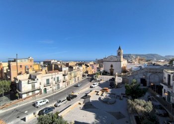 Foto 22 - Stabile - Palazzo Largo Castello
 
37, Ficarazzi - foto 22