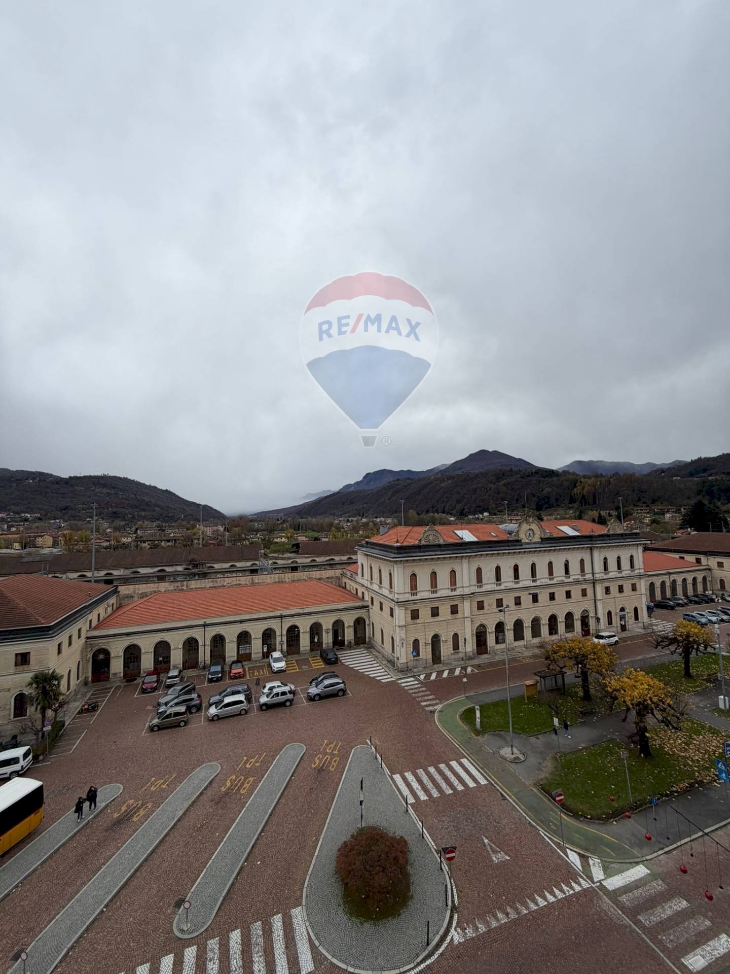 Edificio all\'aperto - Attico Piazza Marconi
 
24, Luino - foto 2
