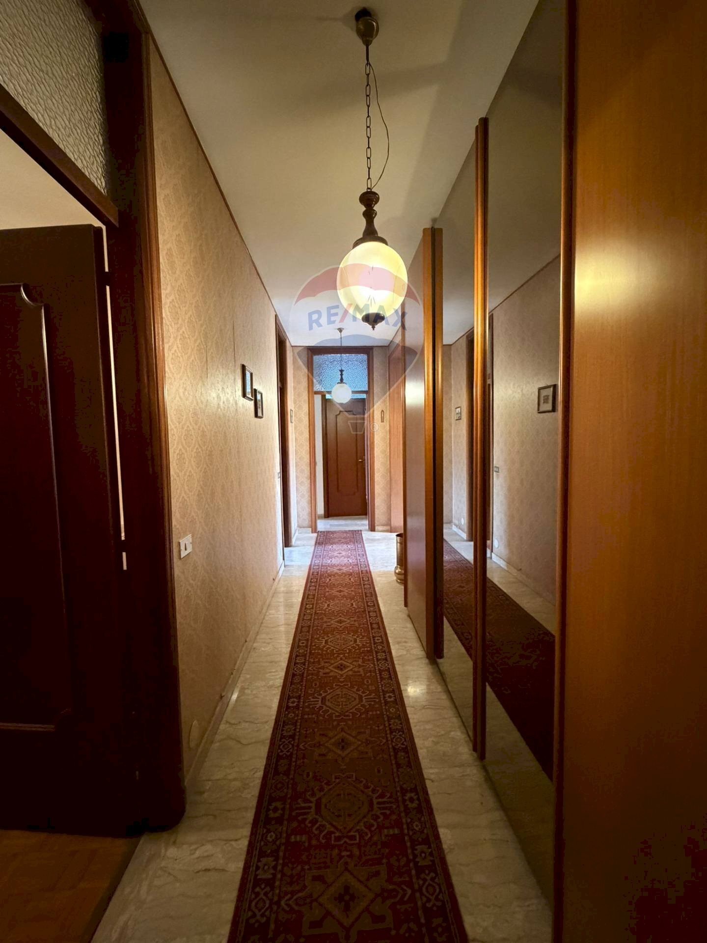 Hall / corridoio - Attico Piazza Marconi
 
24, Luino - foto 3