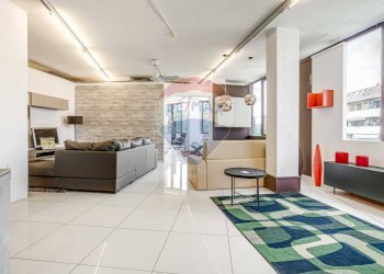 Soggiorno - Commercial Premises via sempione, Busto Arsizio - photo 1