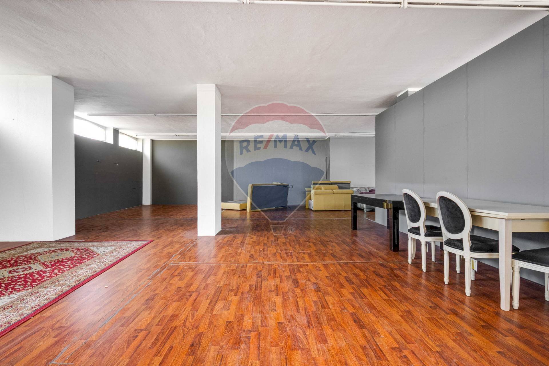 Stanza vuota - Locale Commerciale via sempione, Busto Arsizio - foto 1