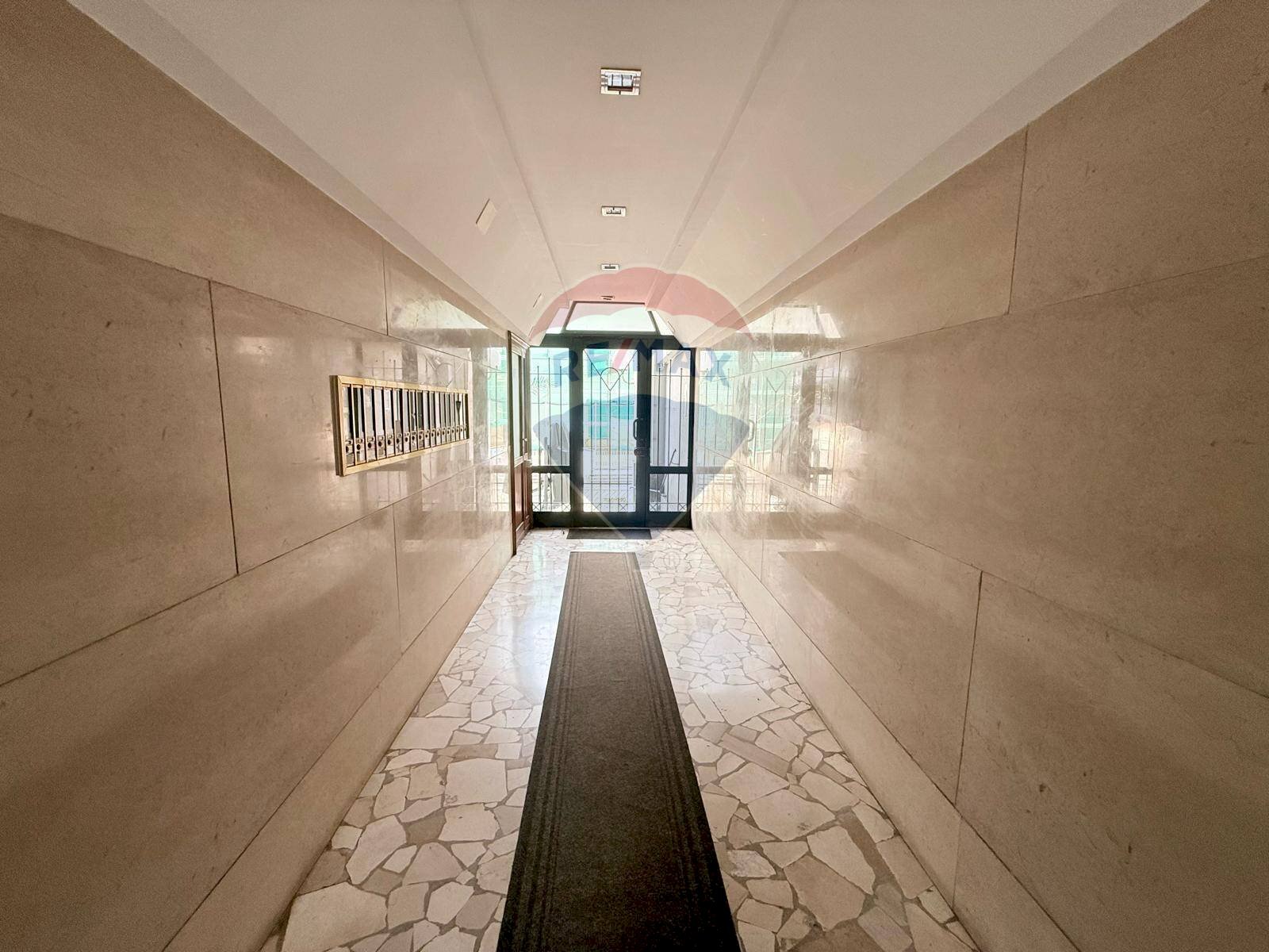 Ricezione / Lobby - Four-room apartment San Giacomo dei Capri
 
125 A, Napoli - photo 3