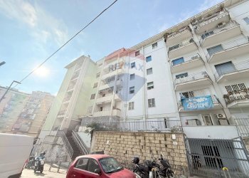 Edificio all\'aperto - Quadrilocale San Giacomo dei Capri
 
125 A, Napoli - foto 1