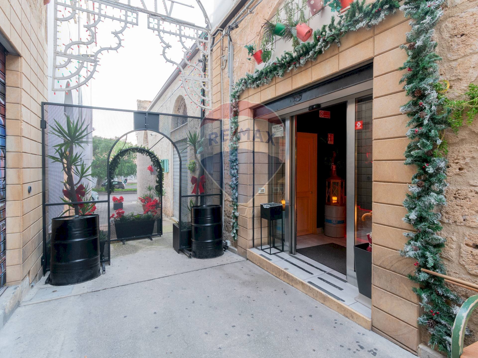 Edificio all\'aperto - Attività Commerciale piazza stazione, Carini - foto 2