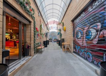 Edificio all\'aperto - Attività Commerciale piazza stazione, Carini - foto 1