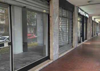 Foto 4 - Commercial Premises Via Leopardi
1, Opera - photo 4