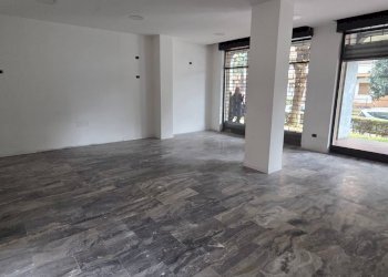Foto 5 - Commercial Premises Via Leopardi
1, Opera - photo 5