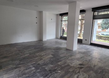 Foto 1 - Commercial Premises Via Leopardi
1, Opera - photo 1